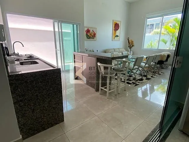 Casa com 300m² 3 quartos e 3 banheiros, à venda, no bairro Jardim Esplanada II em Indaiatuba