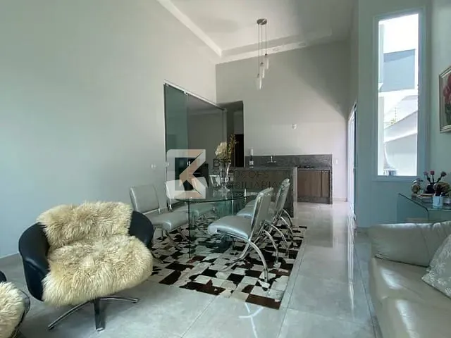 Casa com 300m² 3 quartos e 3 banheiros, à venda, no bairro Jardim Esplanada II em Indaiatuba