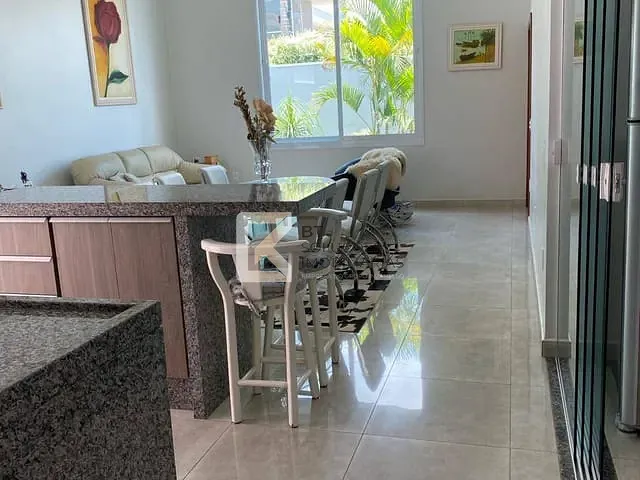 Casa com 300m² 3 quartos e 3 banheiros, à venda, no bairro Jardim Esplanada II em Indaiatuba