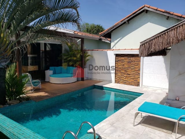 Casa com 300m², à venda, no bairro Jardim Padre Rodolfo em Pindamonhangaba