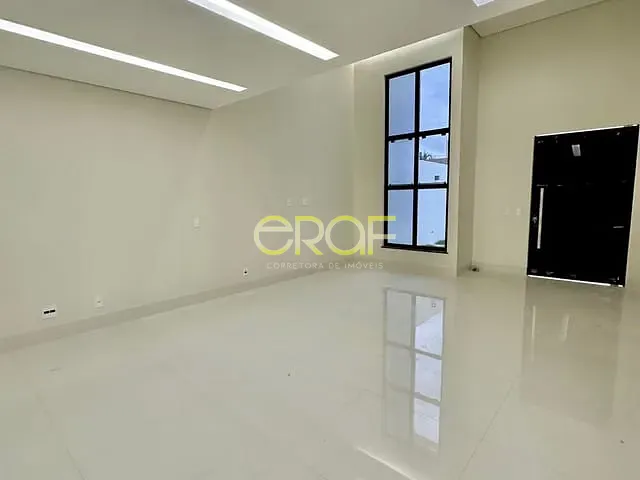 Casa 3 quartos e 2 banheiros, à venda, no bairro Jardim Ipê em Formosa