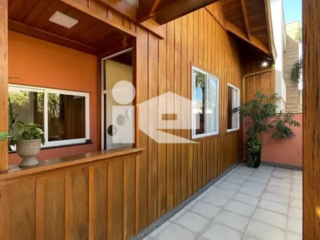 Casa com 420m² 2 quartos e 2 banheiros, à venda, no bairro Residencial Park Solaris em Rolândia
