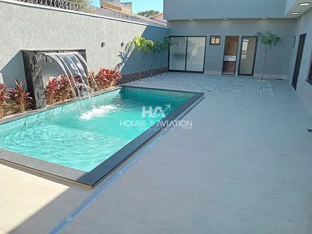 Casa com 360m² 3 quartos e 4 banheiros, à venda, no bairro Parque das Flores em Goiânia