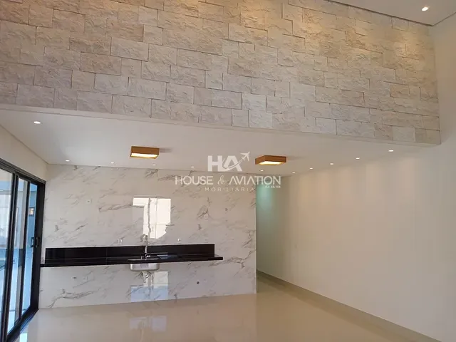 Casa com 360m² 3 quartos e 4 banheiros, à venda, no bairro Parque das Flores em Goiânia