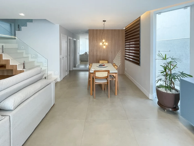 Casa com 350m² 5 quartos e 6 banheiros, à venda, no bairro Recreio dos Bandeirantes em Rio de Janeiro