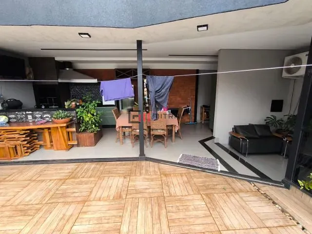 Casa 3 quartos e 2 banheiros, à venda, no bairro Ouro Branco em Londrina