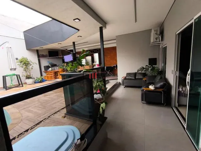 Casa 3 quartos e 2 banheiros, à venda, no bairro Ouro Branco em Londrina