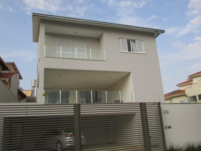 Foto do Casa - Casa à venda 3 Quartos, 3 Suites, 3 Vagas, 400.1M², Pinheirinho, Itajubá - MG | MOHALLEM e LOPES CORRETAGEM E ADMINISTRACAO DE IMOVEIS LTDA