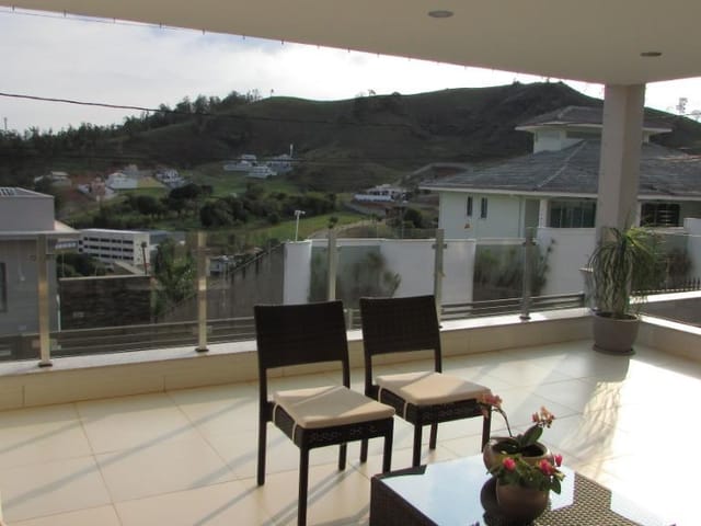 Foto do Casa - Casa à venda 3 Quartos, 3 Suites, 3 Vagas, 400.1M², Pinheirinho, Itajubá - MG | MOHALLEM e LOPES CORRETAGEM E ADMINISTRACAO DE IMOVEIS LTDA