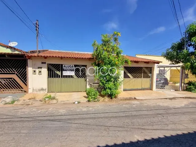 Casa para alugar, no bairro Vila Canaã em Goiânia