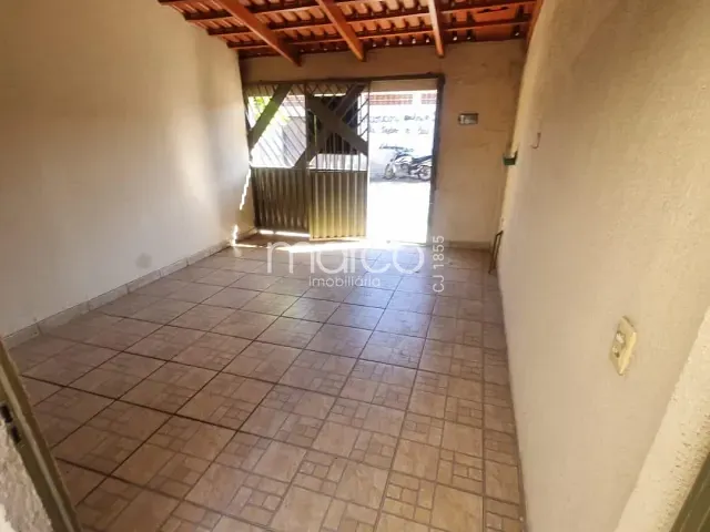 Casa para alugar, no bairro Vila Canaã em Goiânia