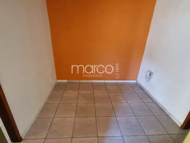 Casa para alugar, no bairro Vila Canaã em Goiânia