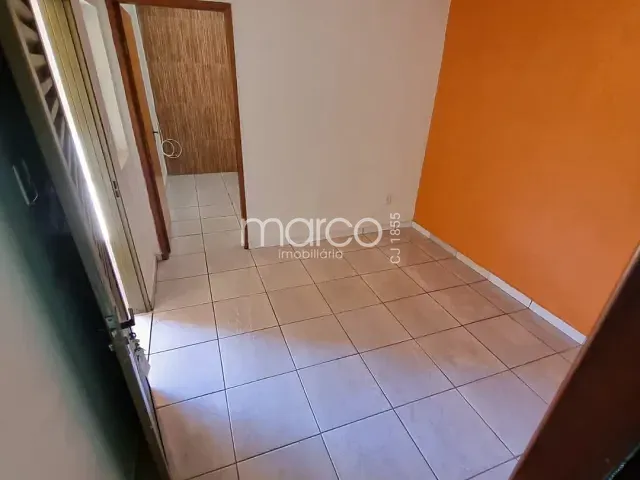 Casa para alugar, no bairro Vila Canaã em Goiânia