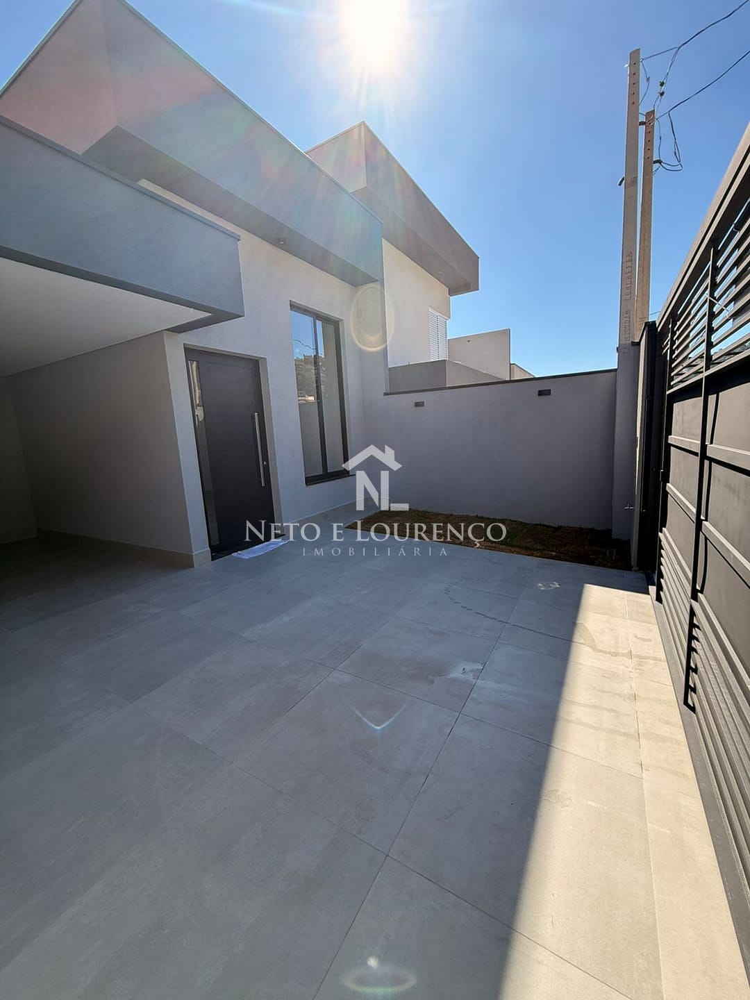 Casa à venda com 3 quartos, 120m² - Foto 1