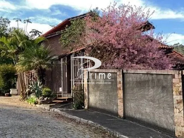 Casa com 1200m² 3 quartos e 2 banheiros, à venda, no bairro Sans Souci em Nova Friburgo