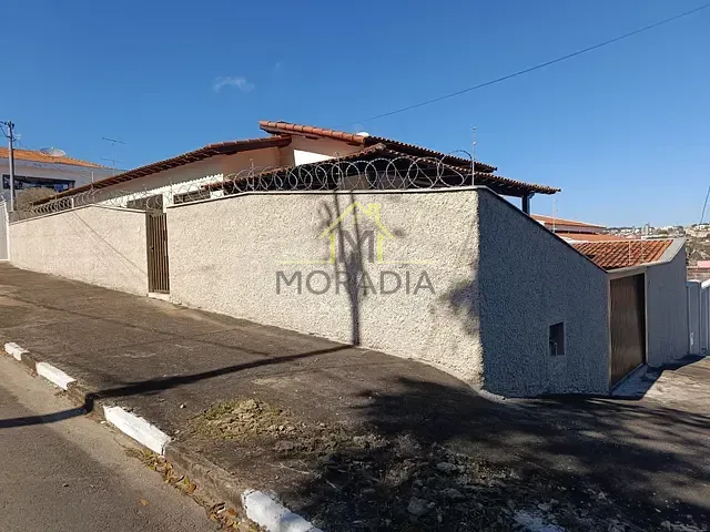 Casa com 200m² 3 quartos e 2 banheiros, para alugar, no bairro Jardim Agenor de Lima em Guaxupé