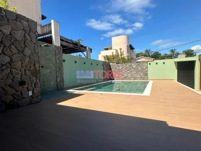 Casa com 540m² 4 quartos e 5 banheiros, à venda, no bairro Nossa Senhora da Vitória em Ilhéus
