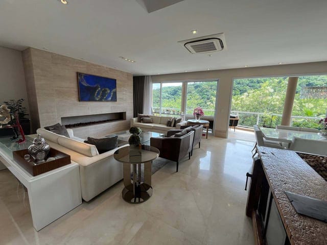 Casa com 490m² 5 quartos e 7 banheiros, à venda, no bairro Alphaville em Santana de Parnaíba