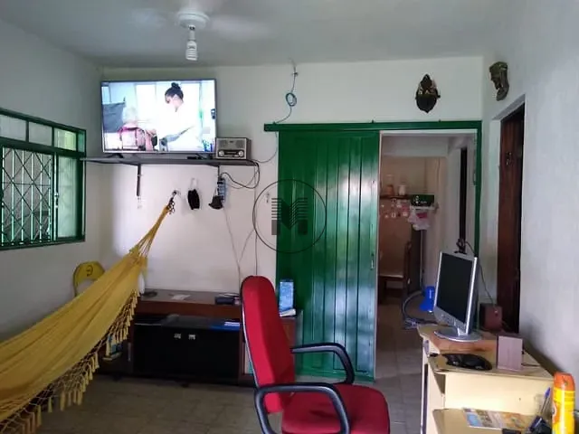 Casa com 282m² 2 quartos e 1 banheiro, à venda, no bairro Jardim do Vale em Guaratinguetá