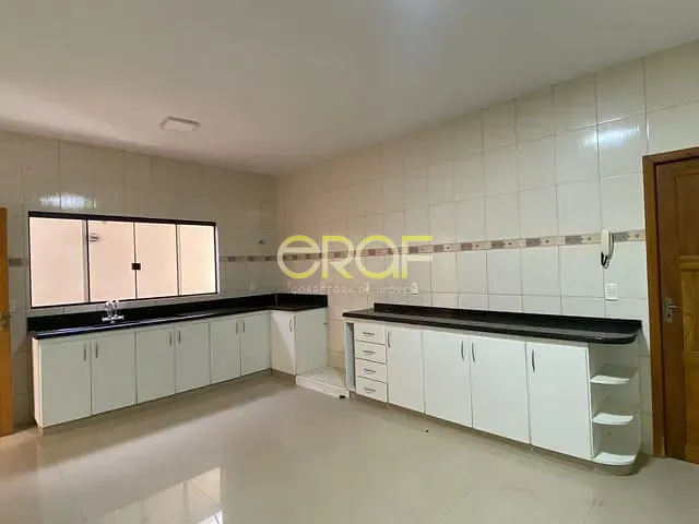 Casa com 350m² 5 quartos e 3 banheiros, à venda, no bairro Vila Aurora em Formosa