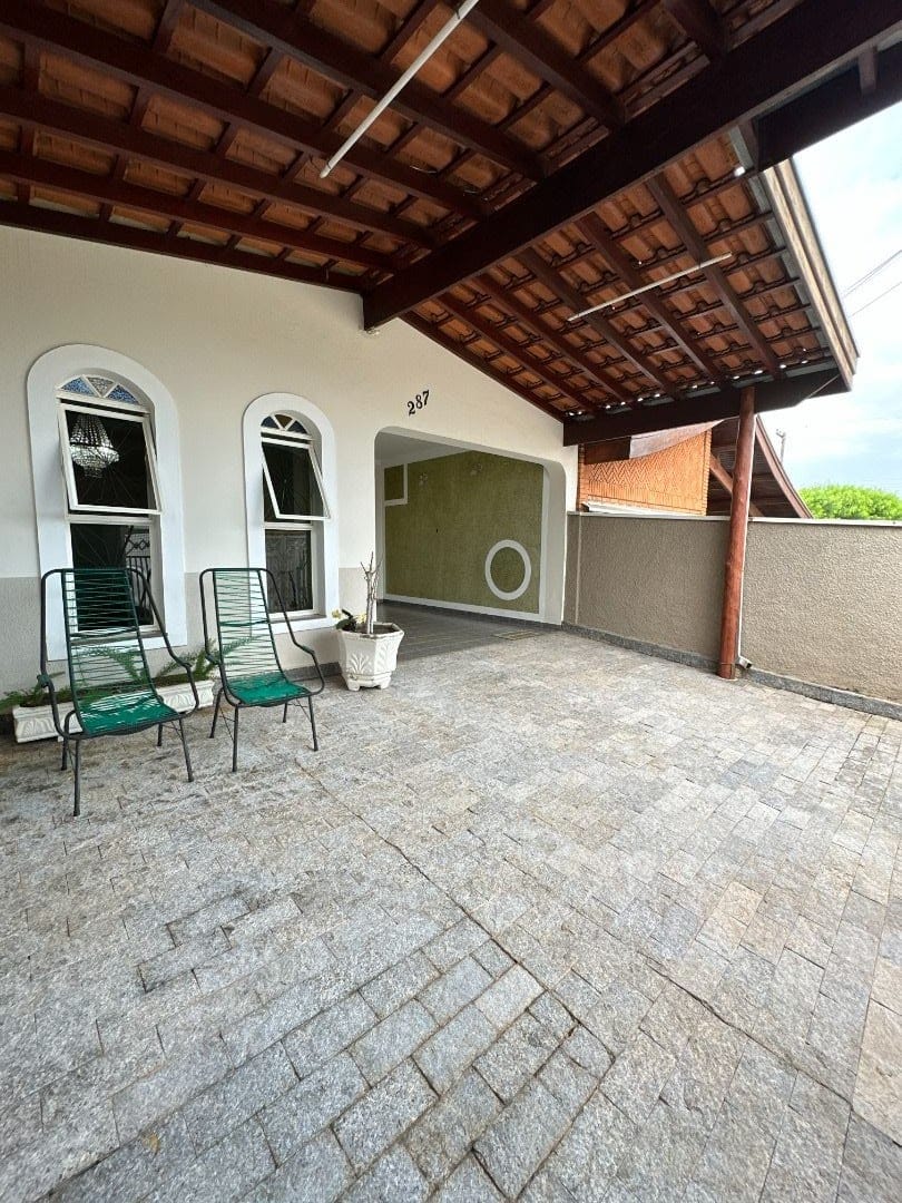 Casa, 2 quartos, 200 m² - Foto 1