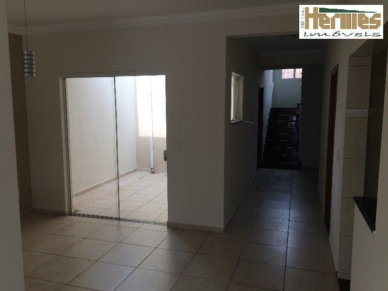 Casa, 4 quartos, 220 m² - Foto 3