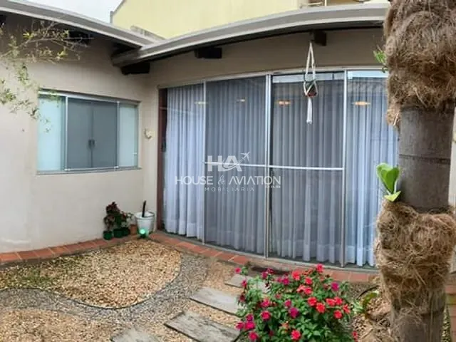 Casa com 213m² 4 quartos e 5 banheiros, à venda, no bairro Residencial Porto Seguro em Goiânia