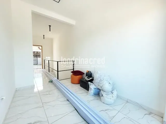 Casa com 140m² 2 quartos e 2 banheiros, à venda, no bairro Jardim Tókio em Londrina