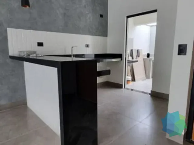 Casa com 175m² 3 quartos e 2 banheiros, à venda, no bairro Loteamento Terras de São Pedro e São Paulo em Salto