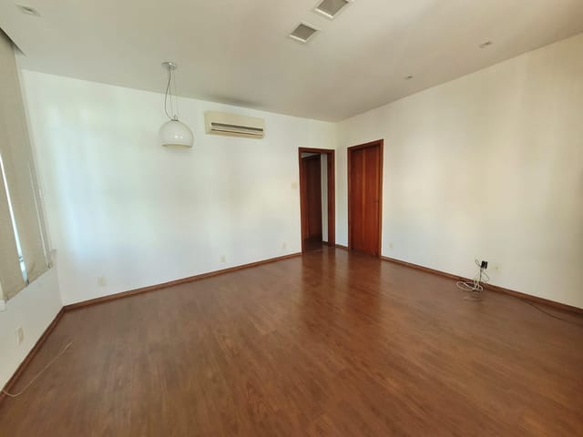 Casa 2 quartos e 3 banheiros, à venda, no bairro Campinho em Rio de Janeiro