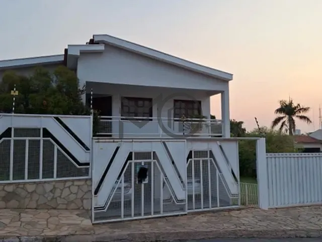 Casa com 720m² 6 quartos e 4 banheiros, à venda, no bairro Santa Cruz 1 em Cuiabá