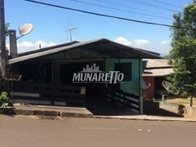 Casa com 140m² 6 quartos e 2 banheiros, à venda, no bairro Petrópolis em Concórdia