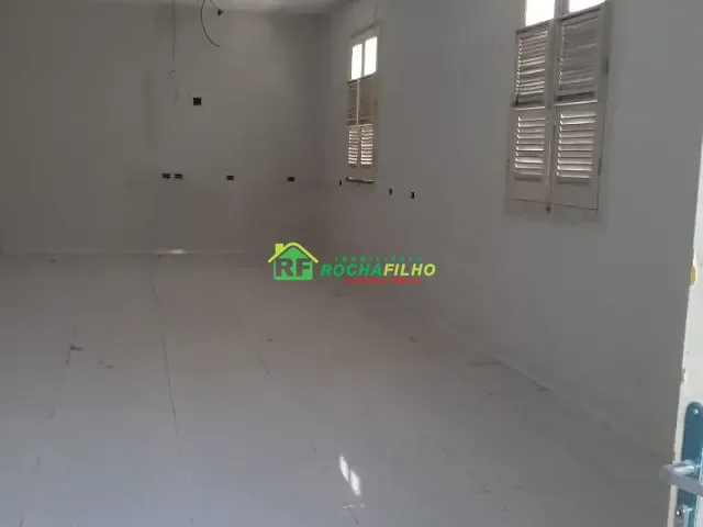 Casa com 162m², à venda ou para alugar, no bairro Centro em Teresina