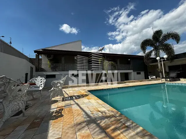 Casa com 600m² 3 quartos e 5 banheiros, à venda, no bairro Jardim Rossini em Pederneiras