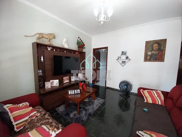Casa com 172m² 2 quartos e 2 banheiros, à venda, no bairro Parque São Luís em Taubaté