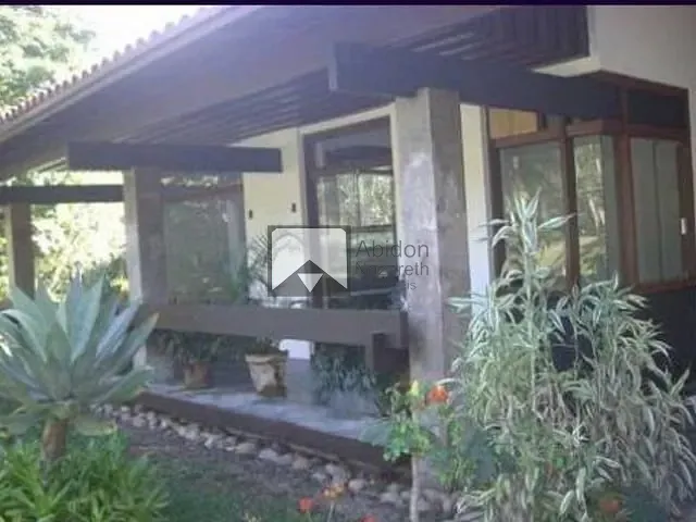 Casa com 640m² 5 quartos e 5 banheiros, à venda, no bairro Maria Paula em Niterói