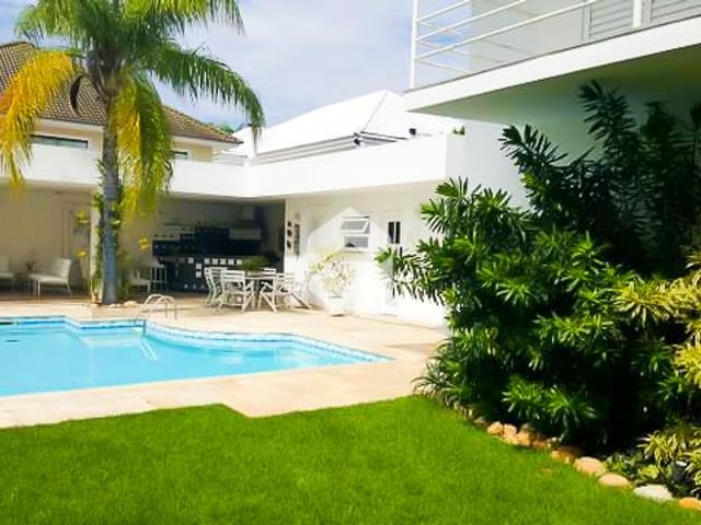 Casa com 660m² 4 quartos e 5 banheiros, à venda, no bairro Barra da Tijuca em Rio de Janeiro