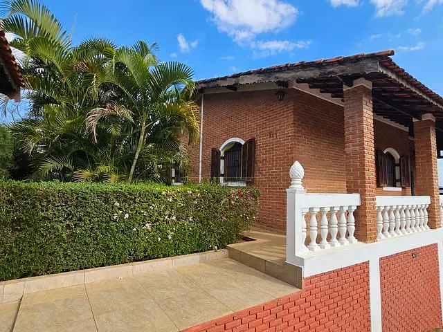 Casa com 1600m² 3 quartos e 2 banheiros, à venda, no bairro Canedos em Piracaia