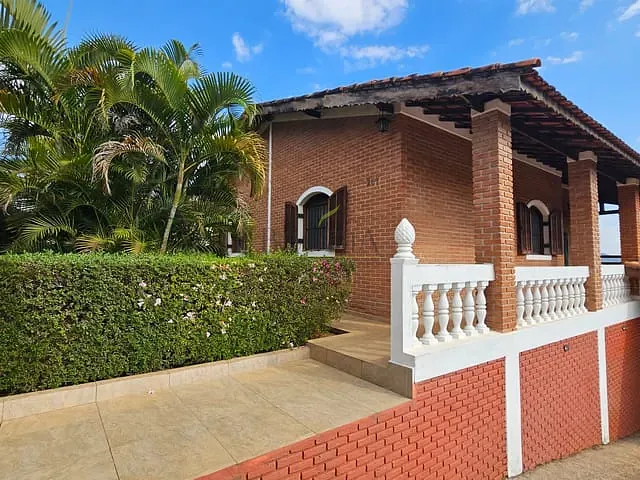 Casa com 1600m² 3 quartos e 2 banheiros, à venda, no bairro Canedos em Piracaia