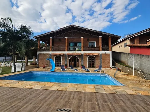 Casa com 1600m² 3 quartos e 2 banheiros, à venda, no bairro Canedos em Piracaia