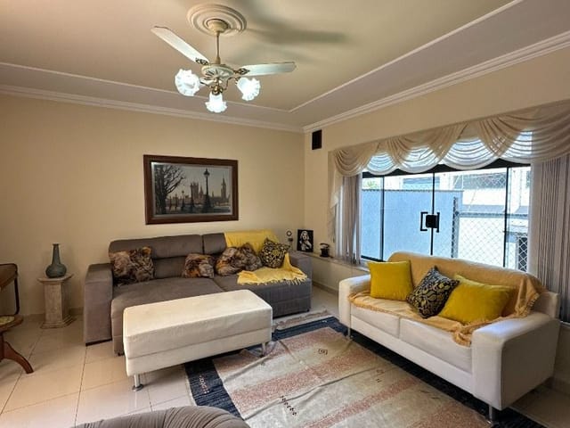 Casa com 336m² 3 quartos e 1 banheiro, à venda, no bairro Chácara Machadinho I em Americana