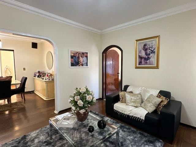 Casa com 336m² 3 quartos e 1 banheiro, à venda, no bairro Chácara Machadinho I em Americana