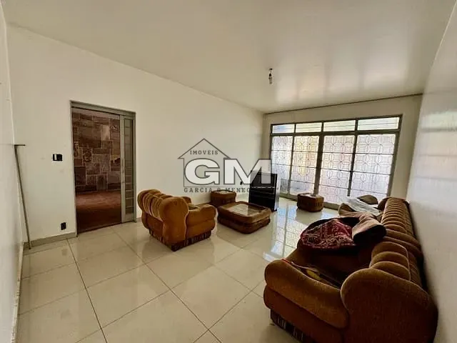 Casa com 368m² 3 quartos e 2 banheiros, à venda, no bairro Vila Tibério em Ribeirão Preto