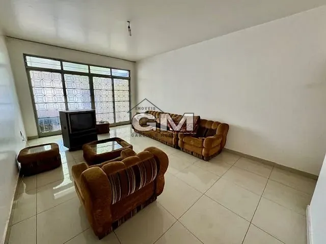 Casa com 368m² 3 quartos e 2 banheiros, à venda, no bairro Vila Tibério em Ribeirão Preto