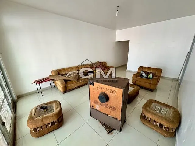 Casa com 368m² 3 quartos e 2 banheiros, à venda, no bairro Vila Tibério em Ribeirão Preto