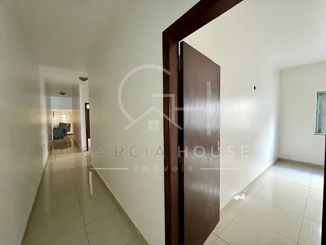 Casa com 368m² 3 quartos e 2 banheiros, à venda, no bairro Vila Tibério em Ribeirão Preto