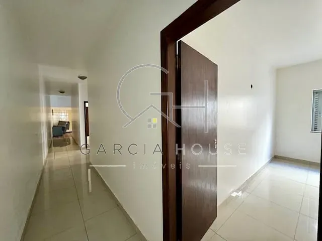 Casa com 368m² 3 quartos e 2 banheiros, à venda, no bairro Vila Tibério em Ribeirão Preto