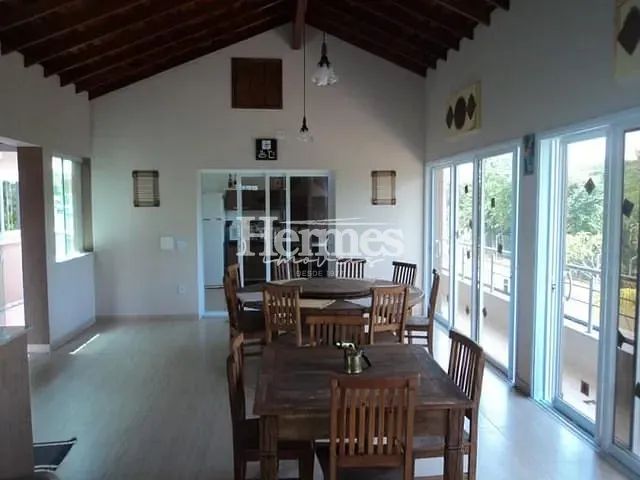 Casa com 420m² 3 quartos e 5 banheiros, à venda, no bairro Jardim Fortaleza em Paulínia