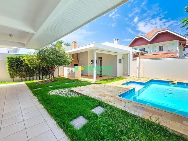 Casa com 360m² 4 quartos e 3 banheiros, à venda, no bairro Urbanova em São José dos Campos
