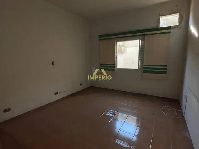 Casa com 331m² 5 quartos e 2 banheiros, à venda, no bairro Centro em Salto